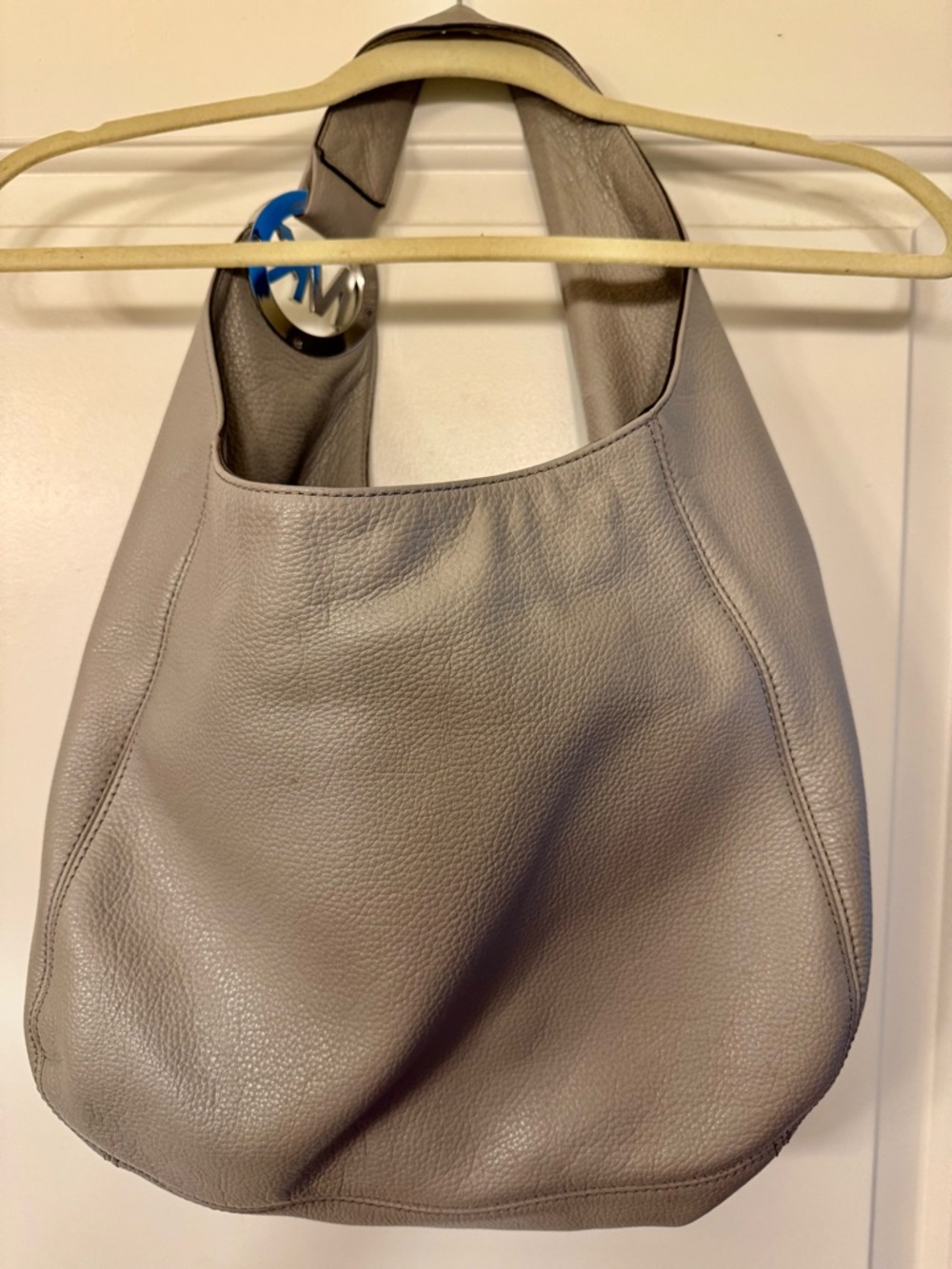MICHAEL MICHAEL KORS
Fulton Large Pebbled Leather Shoulder Bag